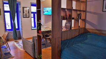 1 bedroom, desk, iron/ironing board, WiFi