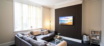 Wolverhampton City Centre, Luxury Apartment