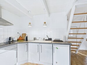 Fridge, microwave, oven, coffee/tea maker