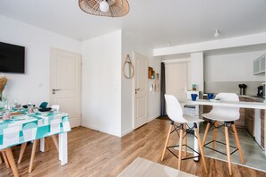 Dining - Apartment for 2 - terrace - 800m from the beach (Dinard)