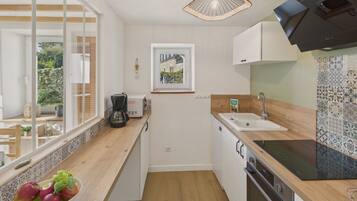 Réfrigérateur, micro-ondes, four, lave-vaisselle