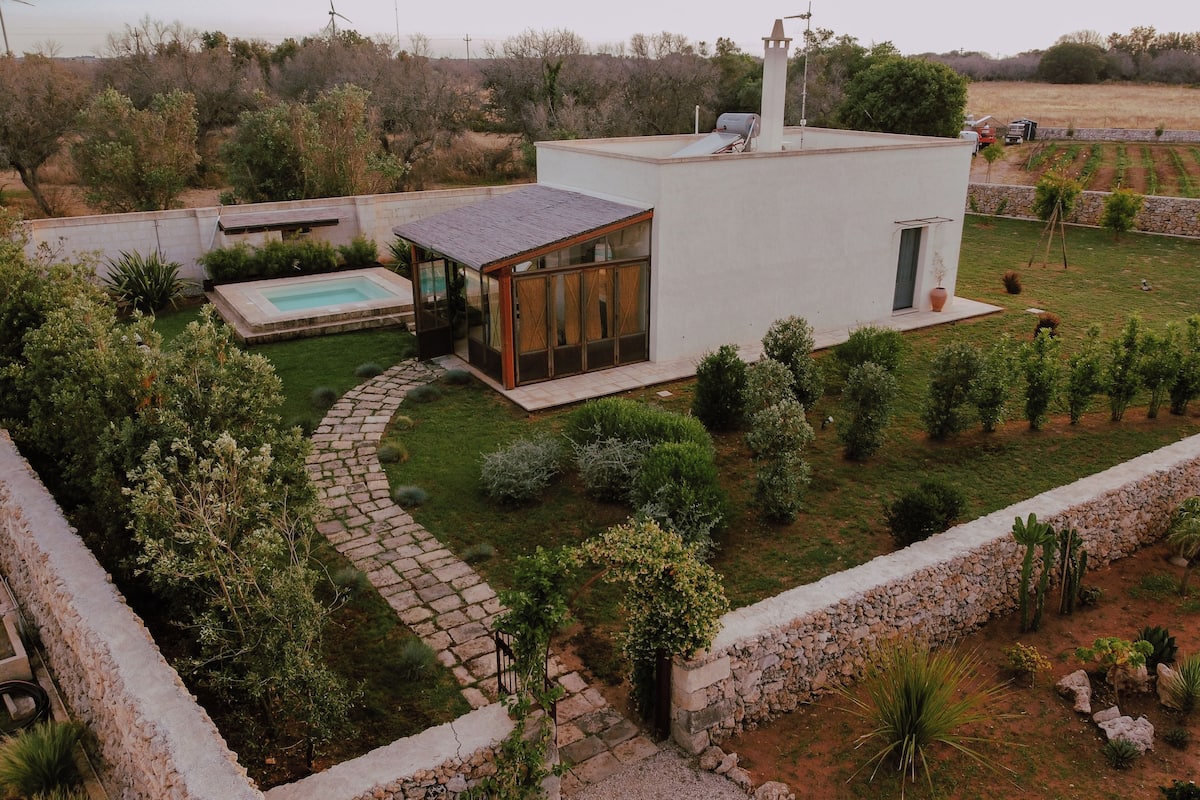 Suite Exclusive, vista giardino | 1 camera, minibar, insonorizzazione, Wi-Fi gratuito