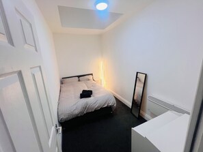 2 chambres, bureau, fer et planche à repasser, Wi-Fi gratuit