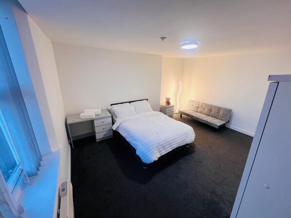 2 chambres, bureau, fer et planche à repasser, Wi-Fi gratuit