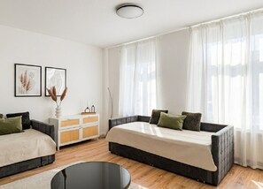 55-inch Smart TV with digital channels - REGIOHOTEL am Nicolaiplatz Wernigerode (Wernigerode)