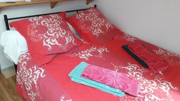 1 chambre, fer et planche Ă repasser, Wi-Fi, draps fournis