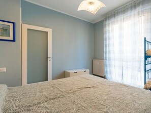 1 bedroom, travel crib, free WiFi