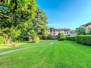 Property grounds - Beautiful apartment for 4 guests with pool, WIFI, A/C, TV and balcony (Domaso)