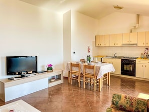 Microwave, oven, dishwasher, highchair