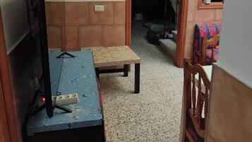 Shared Dormitory, 1 Bedroom, Smoking | Living room