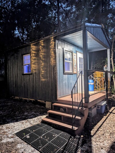 Glamping spot • Pet- Friendly with free parking & peaceful surroundings.”