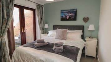 3 bedrooms, individually decorated, individually furnished, free WiFi