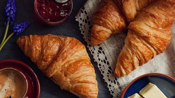 Petit déjeuner servi en supplément