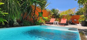Outdoor pool - Studio Appart with Pool 15min from Grand bay (Grand Gaube)