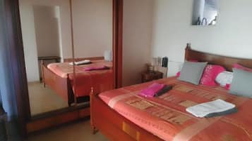 1 bedroom, iron/ironing board, WiFi, bed sheets