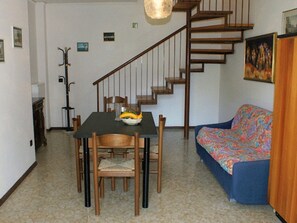 Appartement, 1 chambre, balcon, vue jardin | Salle de séjour