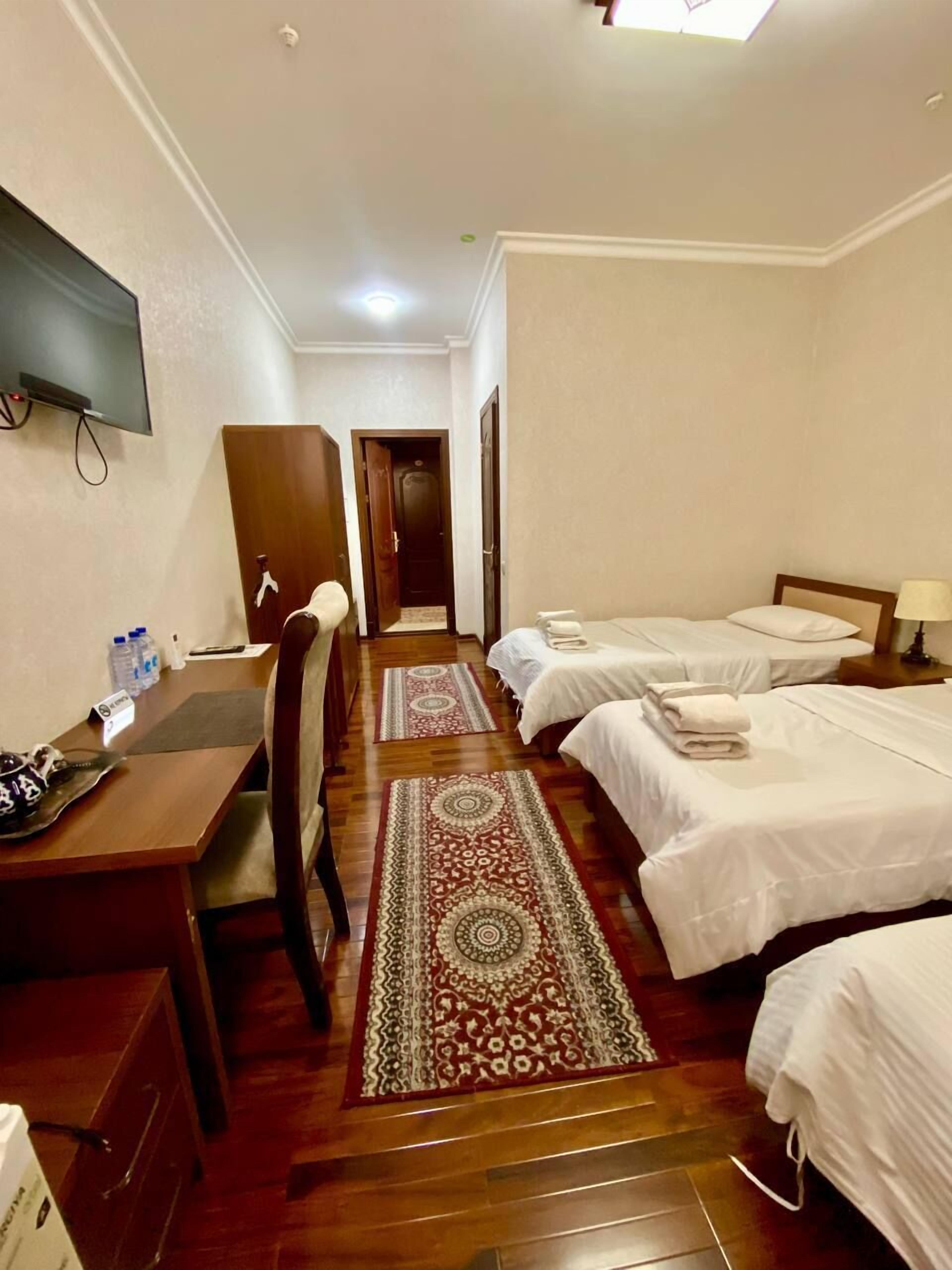 Standard Triple Room | Desk, laptop workspace, soundproofing, free WiFi