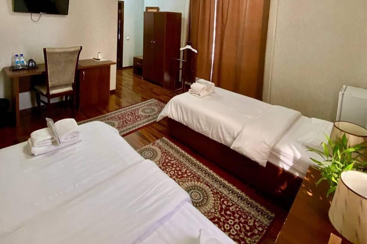 Standard Twin Room, City View | Desk, laptop workspace, soundproofing, free WiFi