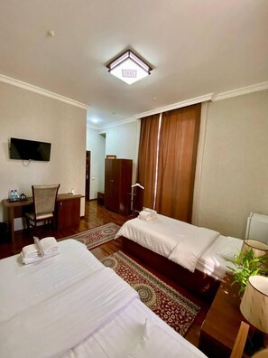 Chambre Standard avec lits jumeaux, vue ville