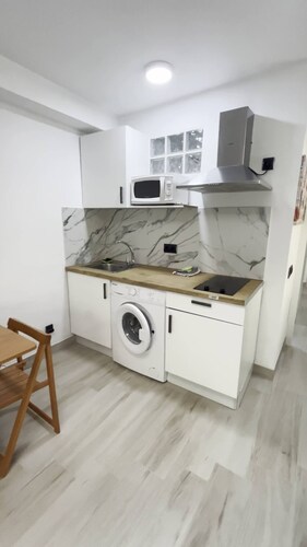 Second floor apartment in facility with direct beach access