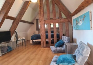 3 chambres, fer et planche à repasser, accès Internet, draps fournis