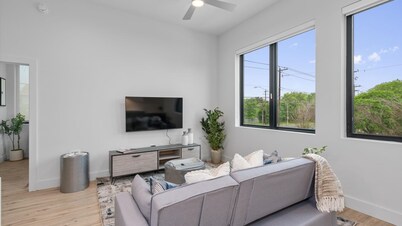Upstay Brand New Contemporary Apartment Near Soco