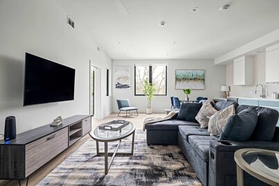 Upstay Brand New Contemporary Apartment Near Soco