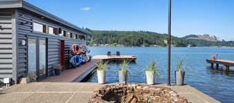 Lakefront Luxury Stunning Views Dock Hot Tub