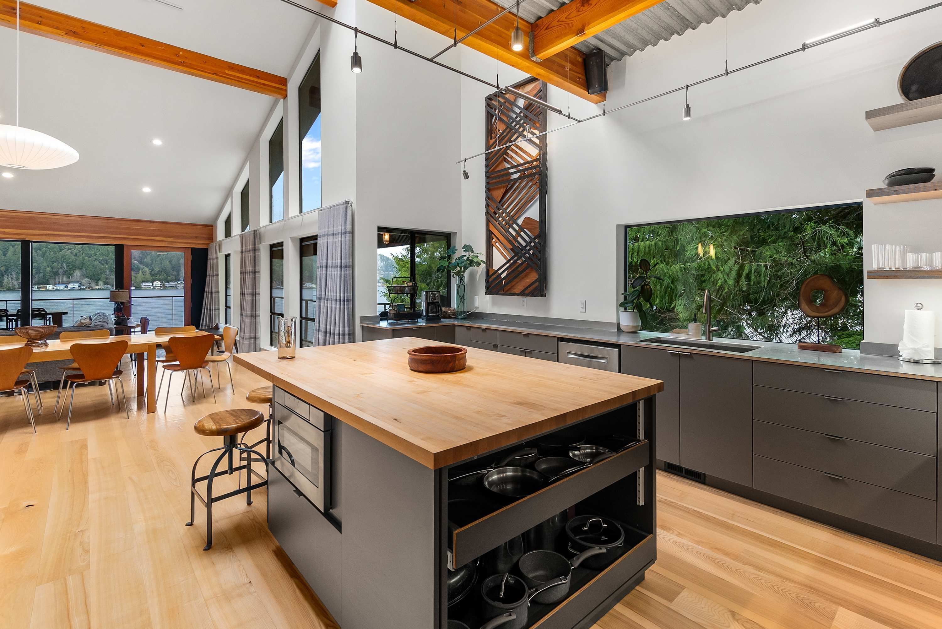 House | 5 bedrooms, Internet