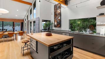 House | 5 bedrooms, Internet