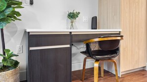 Studio - Upstay Newly Renovated Modern Apartment Near Soco (Austin)