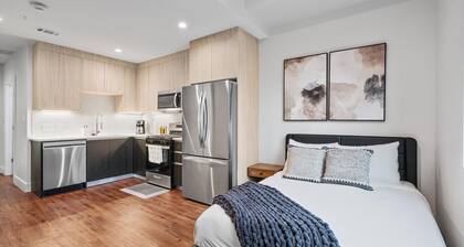 Upstay Newly Renovated Modern Apartment Near Soco
