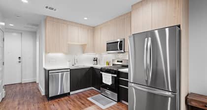 Upstay Newly Renovated Modern Apartment Near Soco