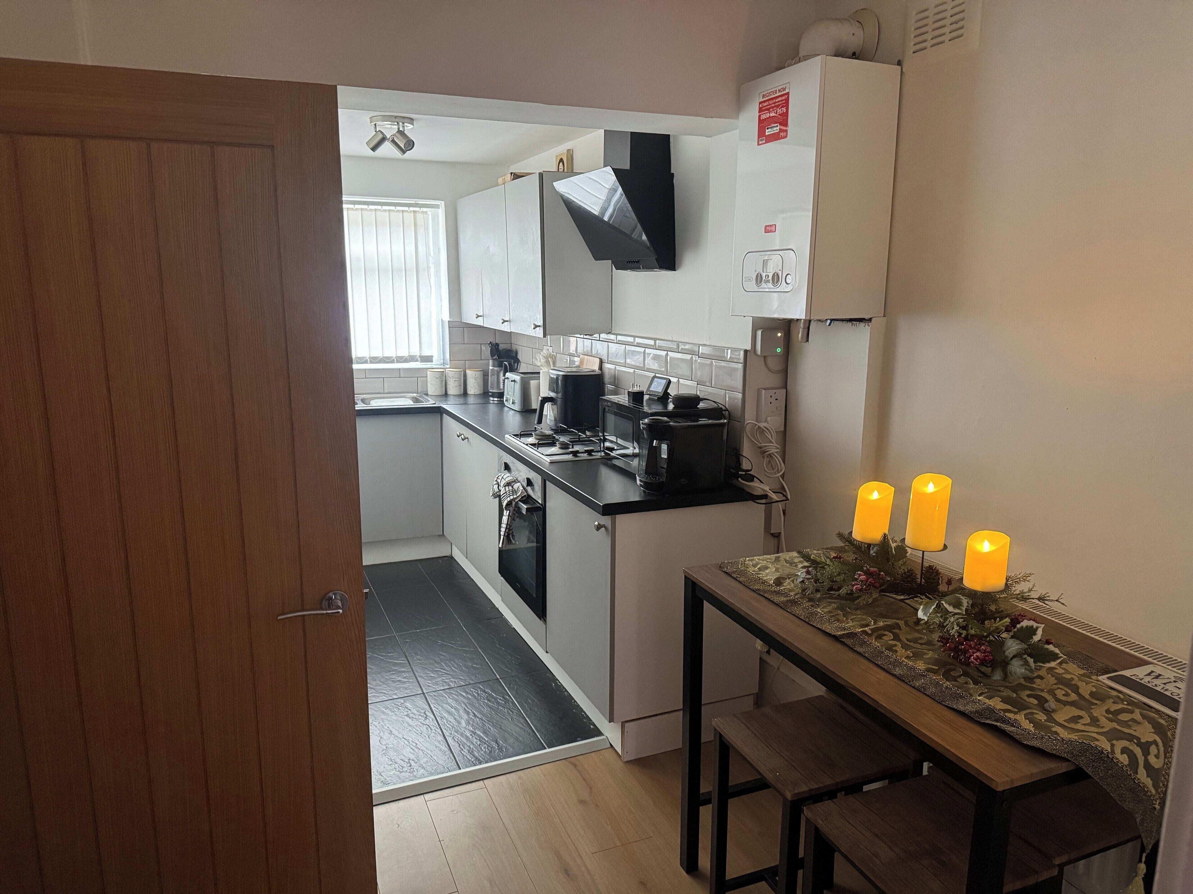 冰箱、微波炉、烤箱、炉灶