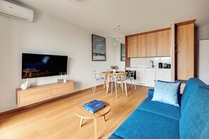 Deluxe Apartment, River View | Television - NORDBYHUS Żurawie Foodhall & Stocznia (Gdansk)