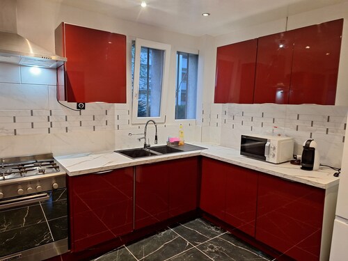 House, 1h10de Paris.7min from Orleans, in st jean Braye,.