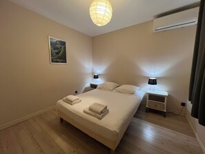 5 bedrooms, iron/ironing board, travel cot, WiFi