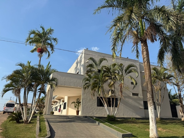 Buffet déjeuner gratuit tous les jours