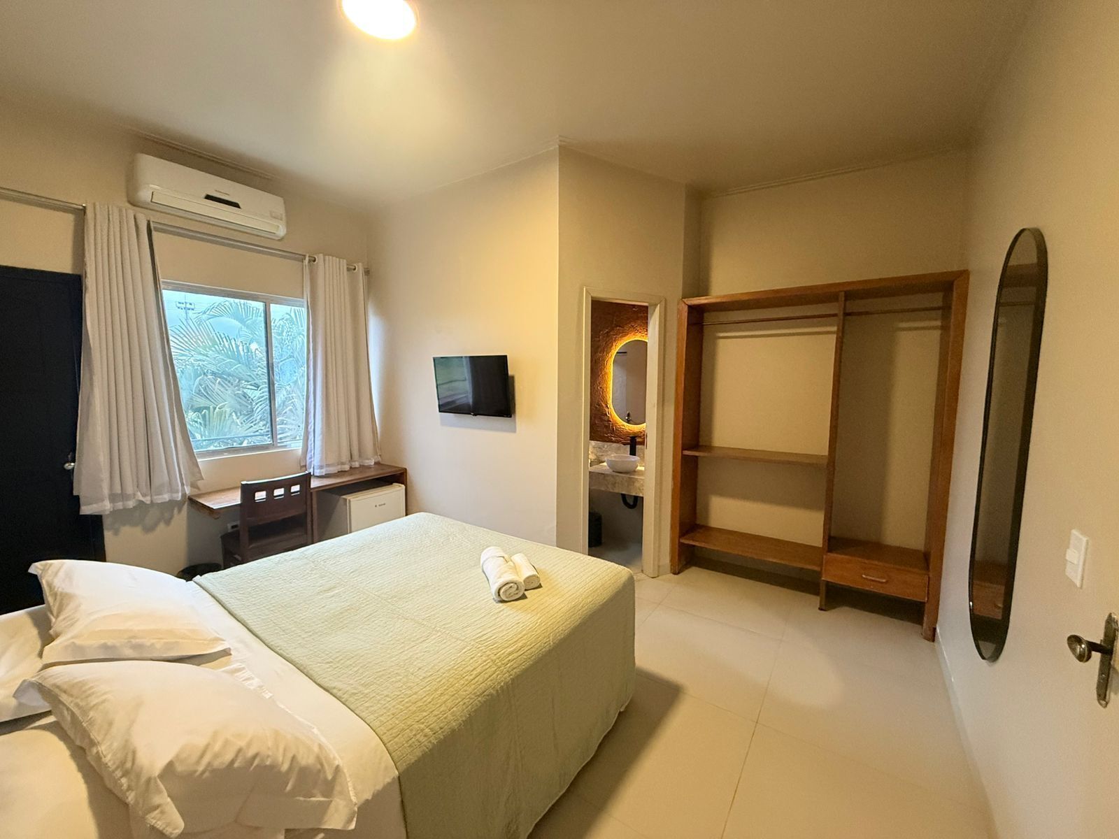 مساحة عمل للكمبيوتر المحمول وواي فاي مجانًا