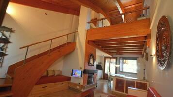 Studio, Garden View | Living room