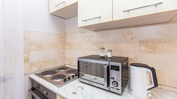 Fridge, microwave, stovetop, electric kettle