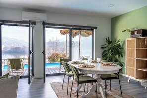 Villa | Dining room