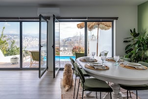 Villa | Dining room