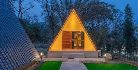 Family Quadruple Room, Garden View | Desk, free WiFi