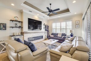 House (3 Bedrooms) | Interior