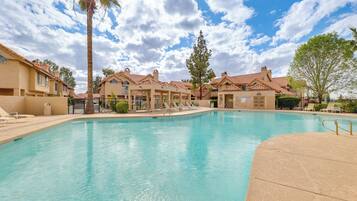 Apartment (2 Bedrooms) | Front of property