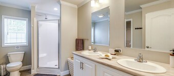1 Mi to Outlets Ocean City: Home w/ Large Yard!