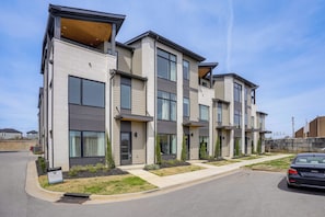 Interior - 2 Mi to Dtwn: Walkable Retreat in Chattanooga! (Chattanooga)