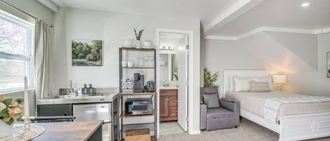 Apartment (0 Bedroom) | Interior