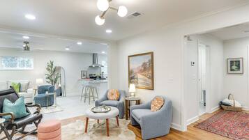 House (3 Bedrooms) | Front of property